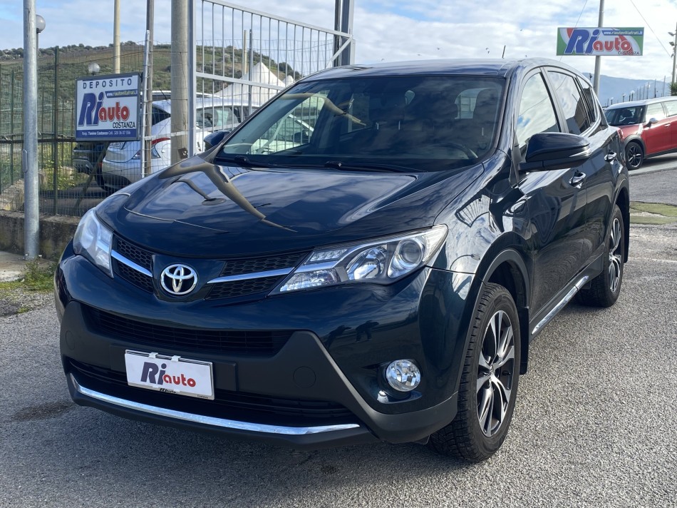 Toyota Rav 4 2.0 d4d 125 cv  4x4   2015 