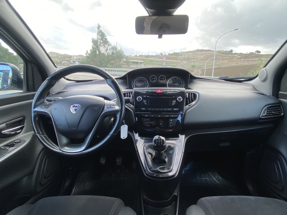 Lancia Ypsilon  1.3 multijet 95 cv  2012 