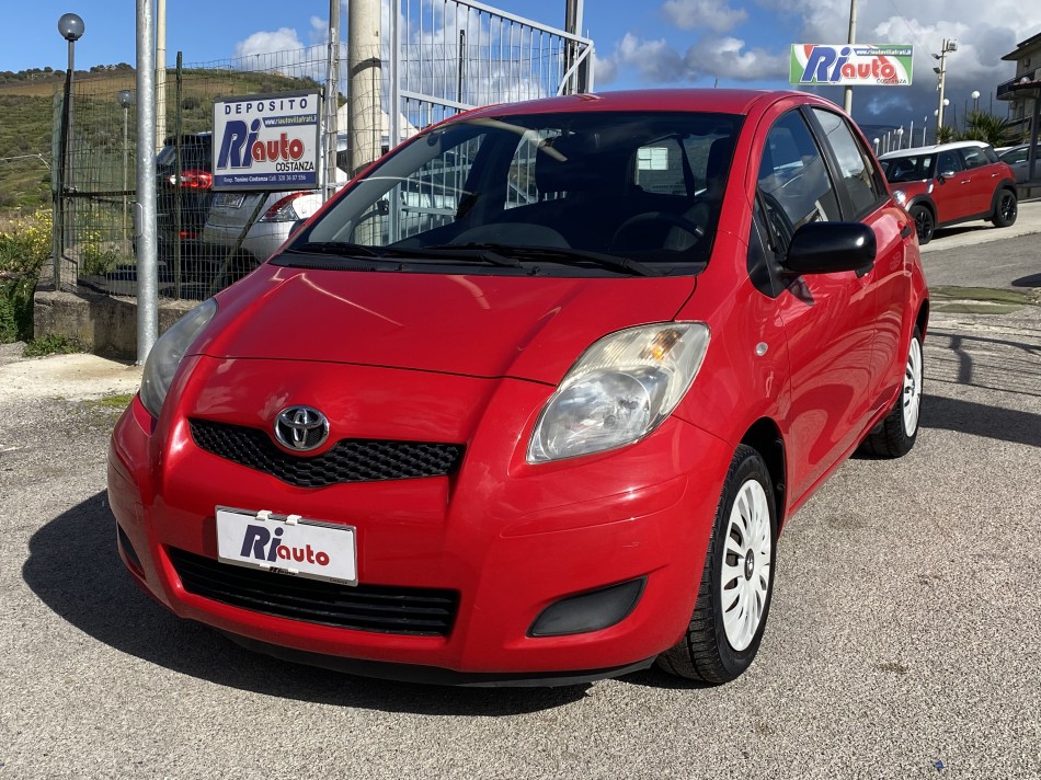 Toyota Yaris 1.0 69 cv   5 porte   2010 