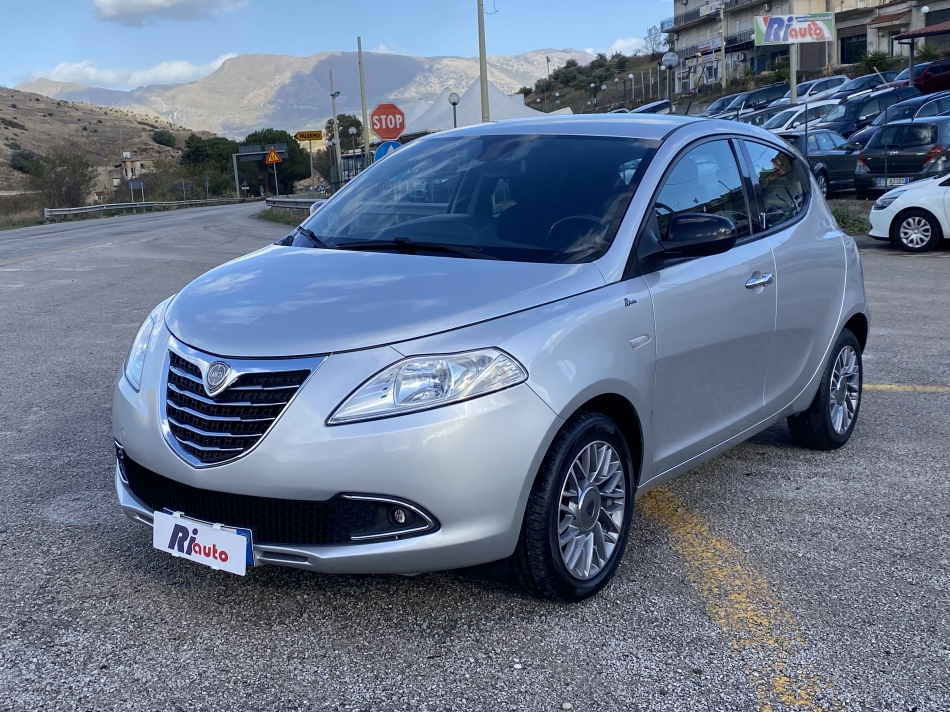 Lancia Ypsilon  1.3 multijet 95 cv  2012 