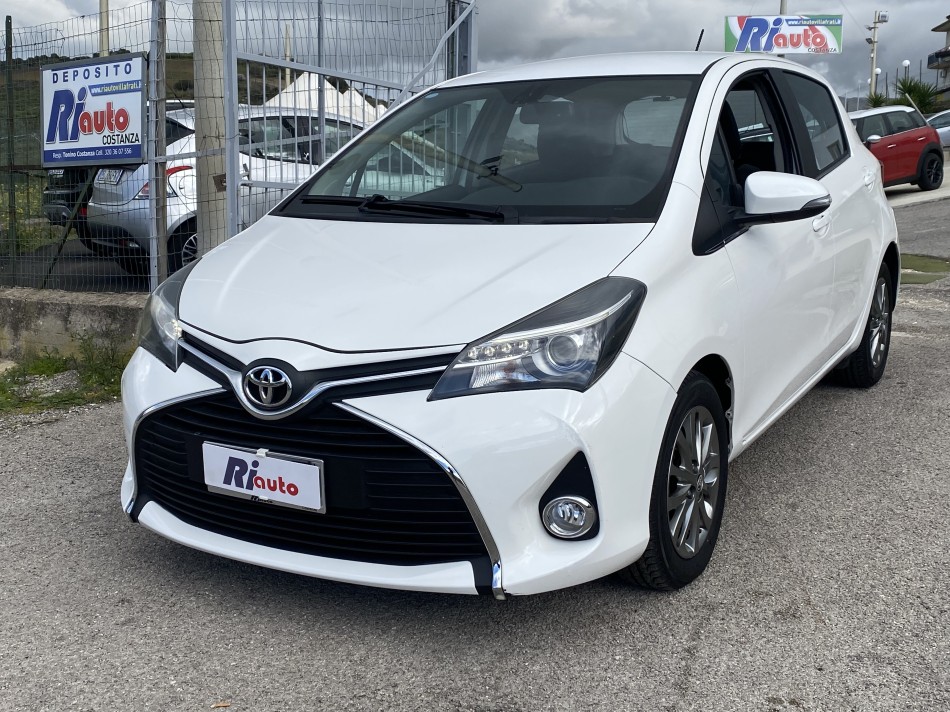 Toyota Yaris 1.4 d4d 90 cv  Lounge  2016 