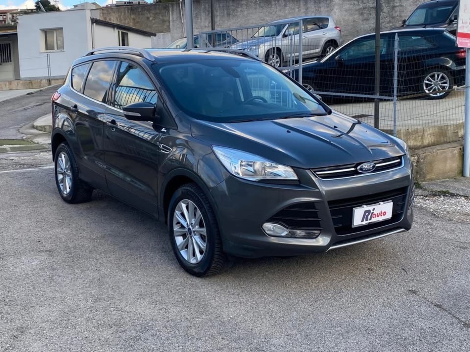 Ford Kuga  2.0 tdci 150 cv   2015 